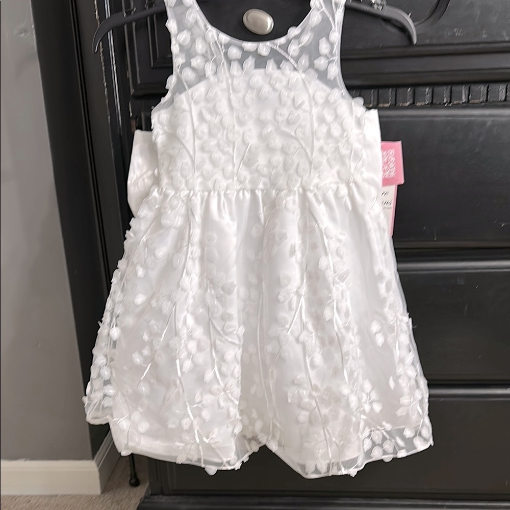 Rare Editions White Flower Girl Dress Size 5 NWT Flare high Sleeveless Bow